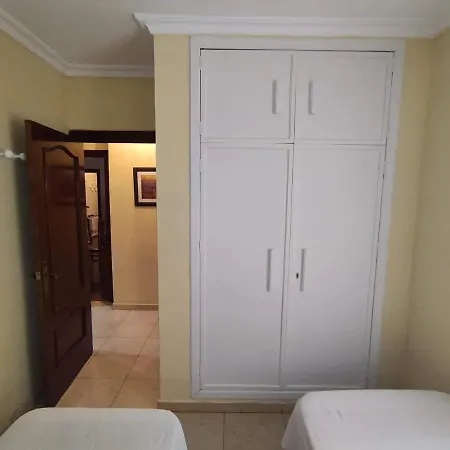 Amplio Piso Junto A Playa Victoria Апартаменты Кадис